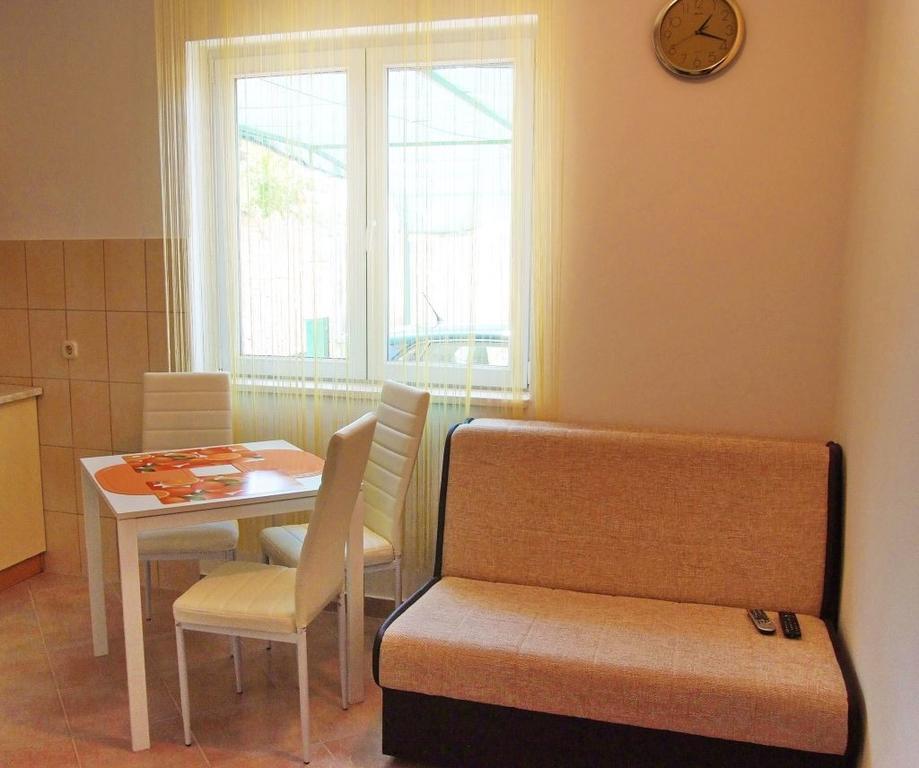 Apartmani Vesa พรีมอชเตน ภายนอก รูปภาพ